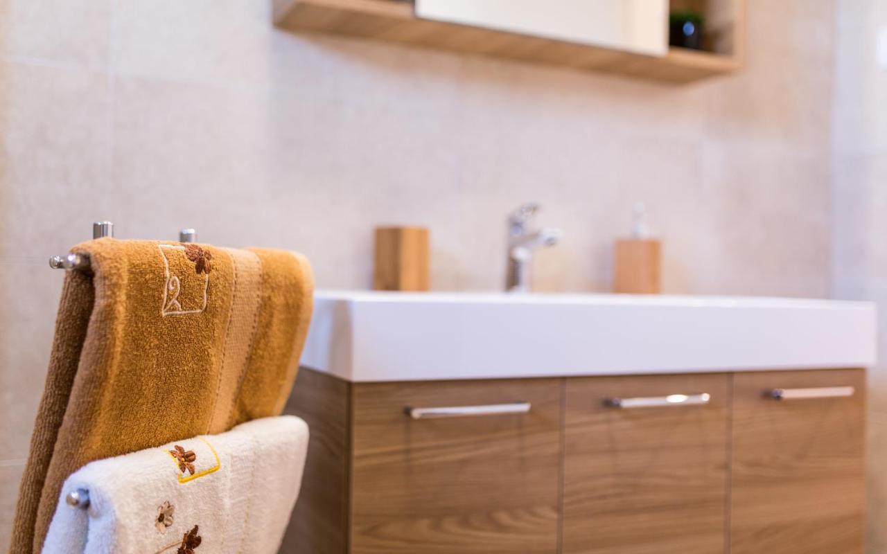Waterfront Apartments Pia - Marija Малинска Екстериор снимка