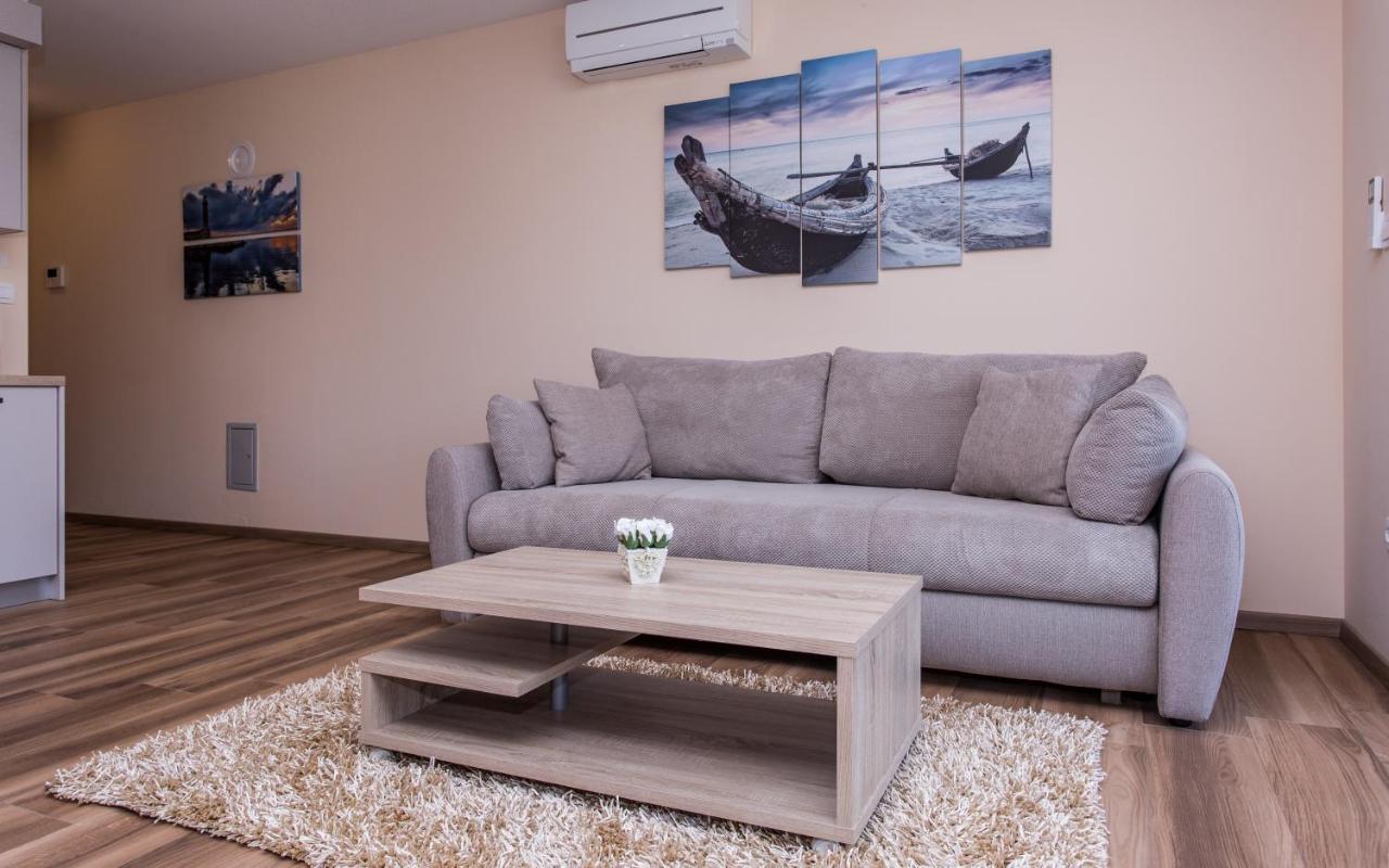 Waterfront Apartments Pia - Marija Малинска Екстериор снимка