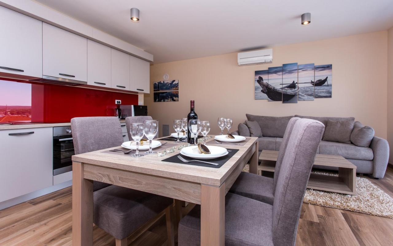 Waterfront Apartments Pia - Marija Малинска Екстериор снимка