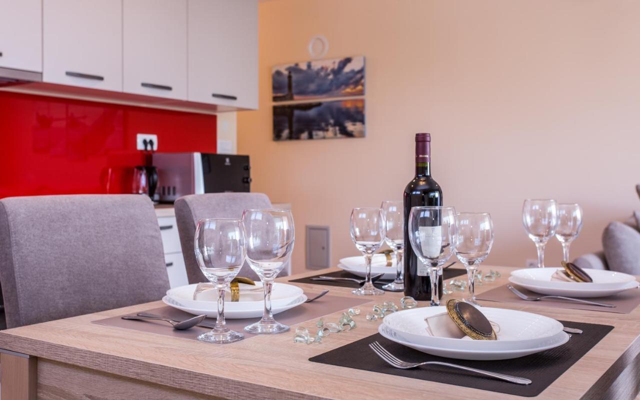Waterfront Apartments Pia - Marija Малинска Екстериор снимка