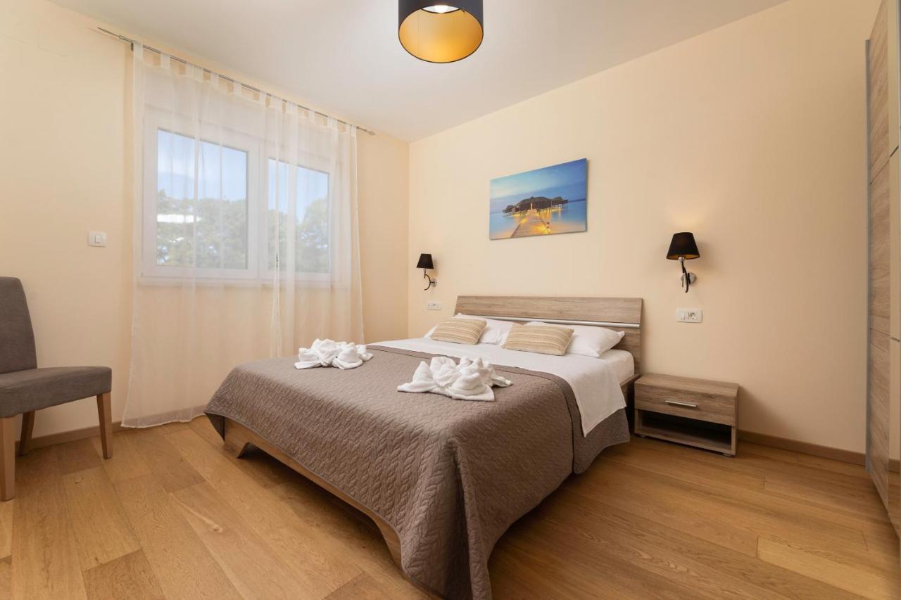 Waterfront Apartments Pia - Marija Малинска Екстериор снимка
