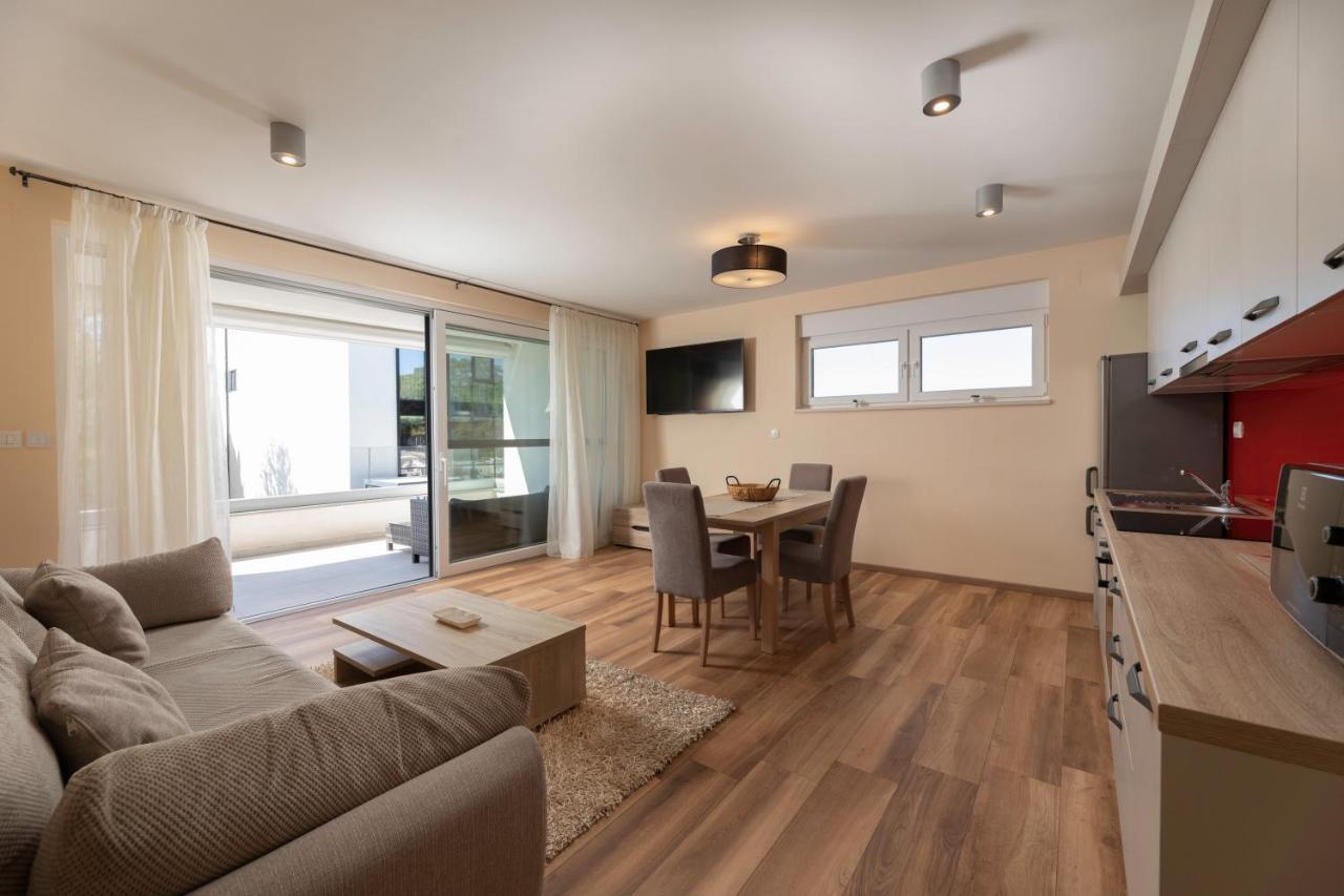 Waterfront Apartments Pia - Marija Малинска Екстериор снимка